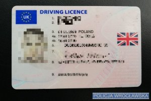 Dokument prawa jazdy którym posługiwał się kierujący