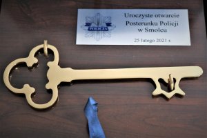 Symboliczny klucz do posterunku Policji w Smolcu